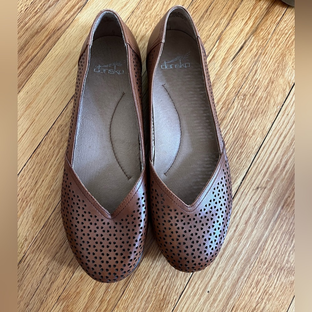 Dansko flats